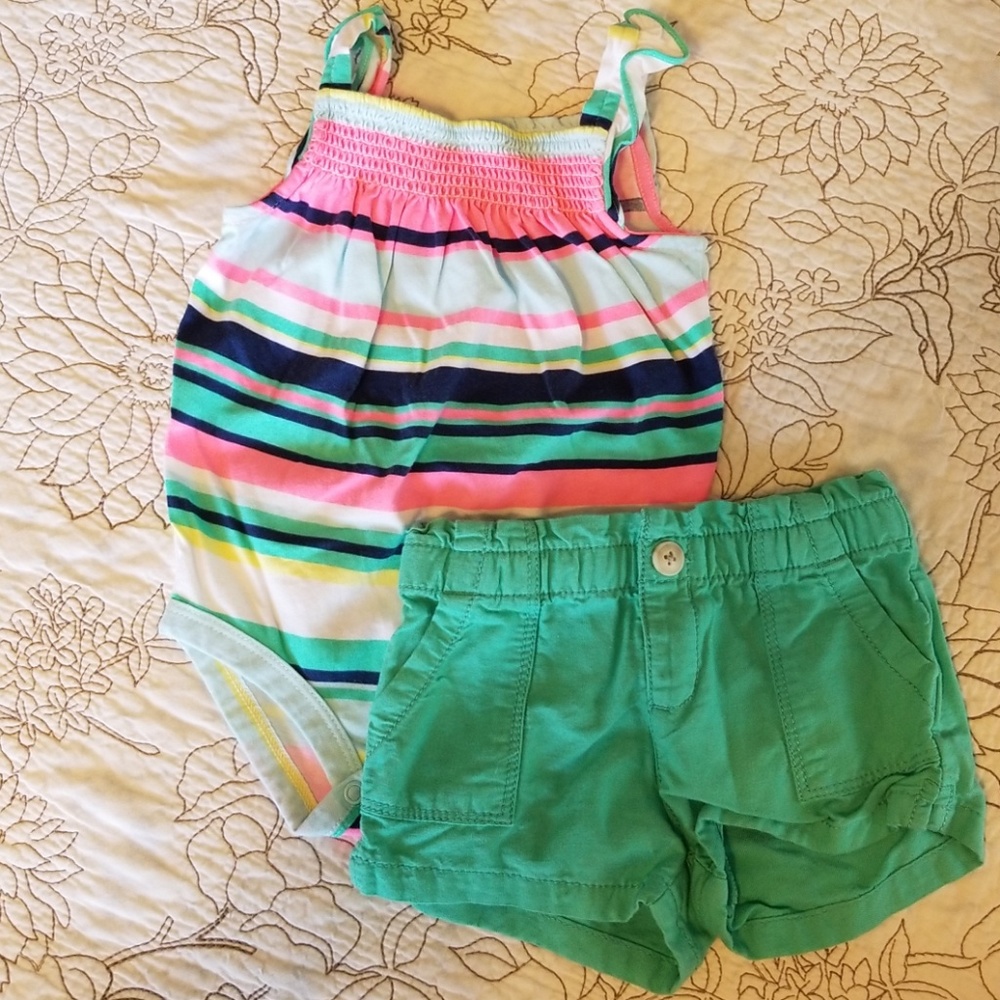Baby girl short set.